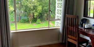 Brondbesbury-Park-Hotel-b-300x300-1