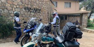 Brondebury-Park-Hotel-Entrance-Sign-with-Bikers-2-860x592-1